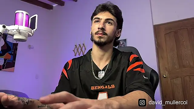 David Brown18 online show from February 5, 5:09 pm