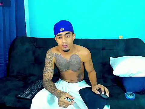 dominic brandd23 online show from September 8, 11:15 pm