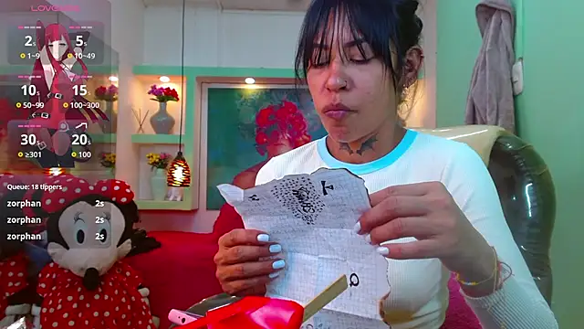 lorenapinto online show from March 13, 4:08 am