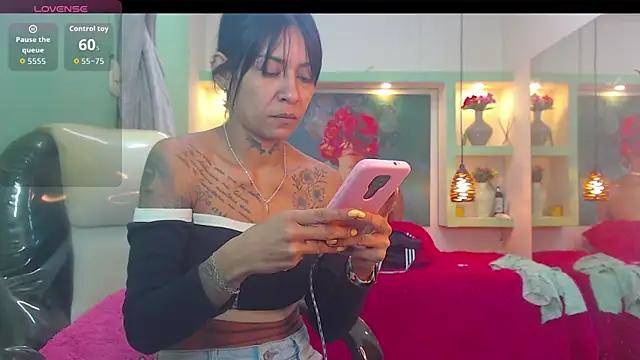 lorenapinto online show from May 27, 1:02 am