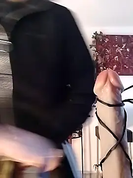 freyamoret online show from March 8, 6:32 am