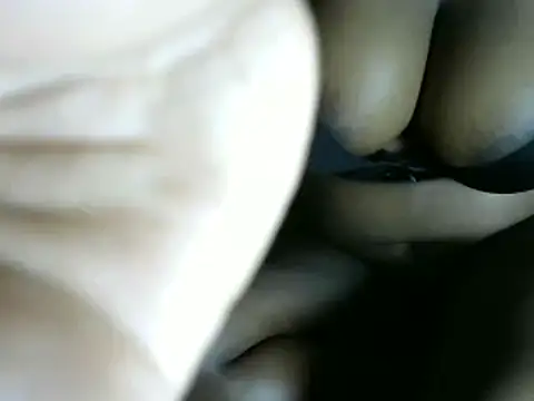 Snapshot of Candey001 chatting on January 13, 9:42 pm Candey001 online show from January 13, 9:42 pm