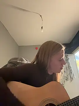 candy maggie online show from November 16, 7:41 pm