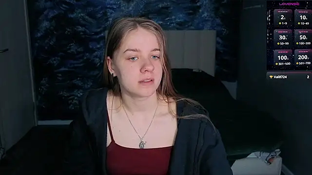 candy maggie online show from April 10, 2:00 pm