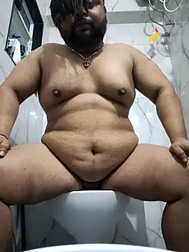 Snapshot of julywwrt chatting on March 1, 6:04 am julywwrt online show from March 1, 6:04 am