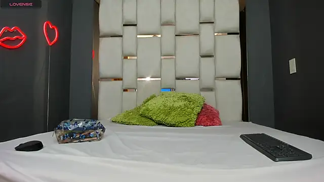 Snapshot of summer_lee_ chatting on February 20, 2:46 pm summer lee online show from February 20, 2:46 pm