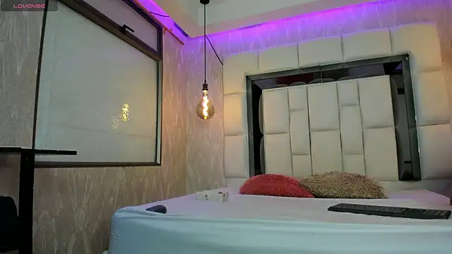 Snapshot of summer_lee_ chatting on March 18, 5:53 pm summer lee online show from March 18, 5:53 pm