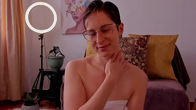 cuddlingbunny online show from February 23, 3:18 pm