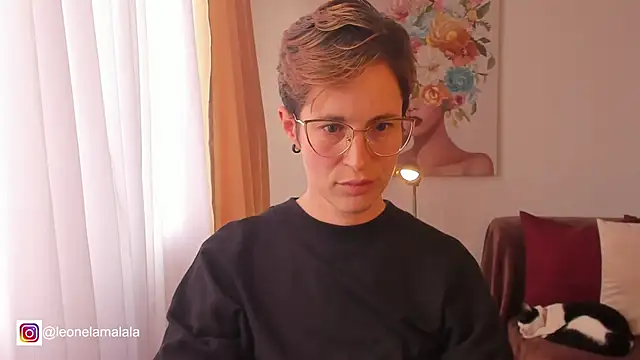 cuddlingbunny online show from March 10, 10:55 pm