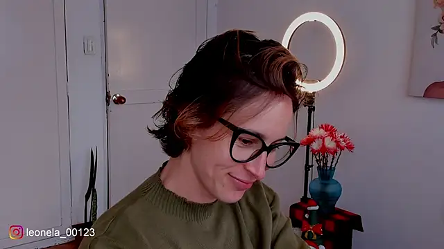 cuddlingbunny online show from December 19, 6:26 pm