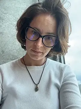 cuddlingbunny online show from April 14, 5:41 pm