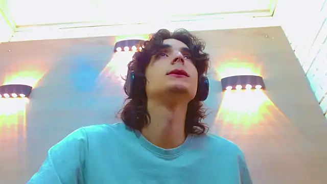 Snapshot of Sr_BonnyEthan chatting on October 29, 1:46 pm Sr BonnyEthan online show from October 29, 1:46 pm