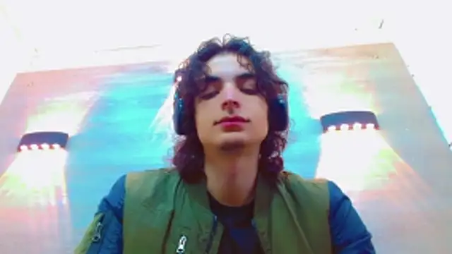 Snapshot of Sr_BonnyEthan chatting on November 4, 1:43 pm Sr BonnyEthan online show from November 4, 1:43 pm