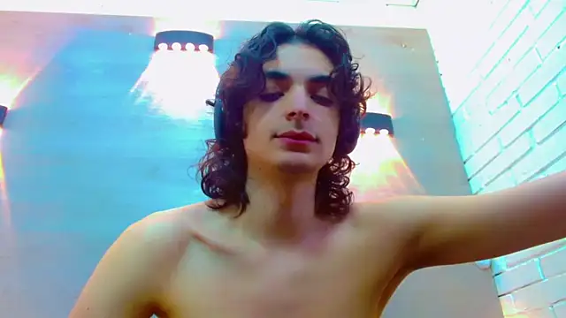 Snapshot of Sr_BonnyEthan chatting on November 21, 1:54 pm Sr BonnyEthan online show from November 21, 1:54 pm