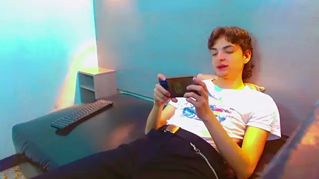 Snapshot of Sr_BonnyEthan chatting on November 27, 1:57 pm Sr BonnyEthan online show from November 27, 1:57 pm