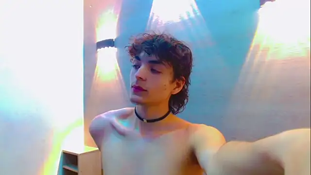 Snapshot of Sr_BonnyEthan chatting on December 19, 2:13 pm Sr BonnyEthan online show from December 19, 2:13 pm