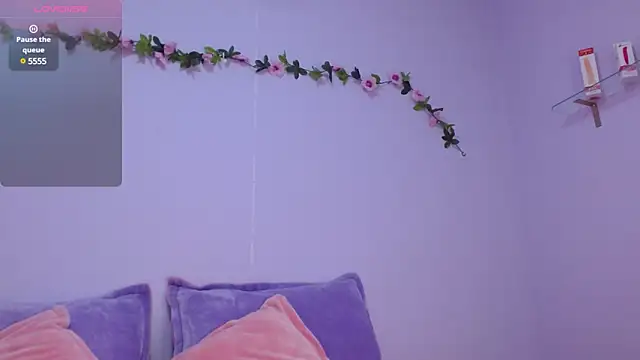 Snapshot of Isa-Jones chatting on January 17, 4:49 am Isa-Jones online show from January 17, 4:49 am