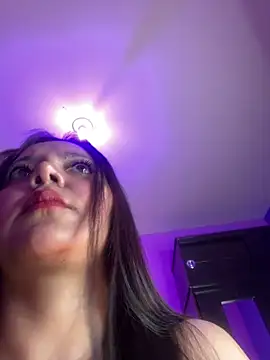 Snapshot of Isa-Jones chatting on December 17, 2:17 am Isa-Jones online show from December 17, 2:17 am