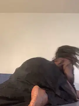 Snapshot of vixenpaisley2 chatting on February 20, 6:35 pm vixenpaisley2 online show from February 20, 6:35 pm