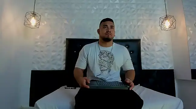 BrianMalonee online show from March 10, 1:43 pm