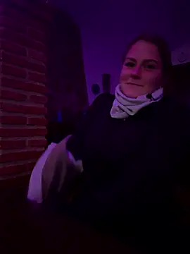 selenaluvv online show from January 18, 6:34 pm