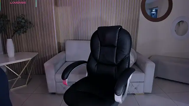 AlessaRomero online show from November 12, 12:11 am