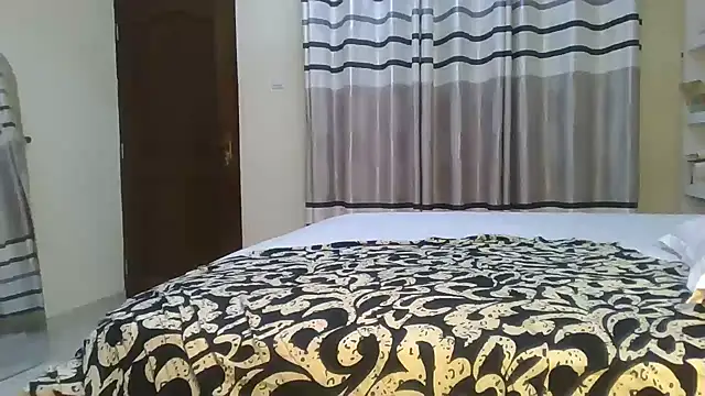 Snapshot of Fine_assie chatting on June 21, 5:59 pm Fine assie online show from June 21, 5:59 pm