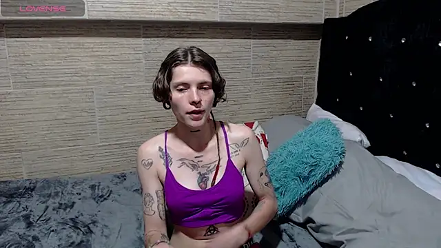 pretty cristal69 online show from February 22, 10:42 pm