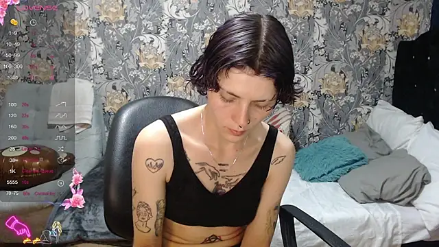 Snapshot of pretty_cristal69 chatting on June 13, 12:30 am pretty cristal69 online show from June 13, 12:30 am