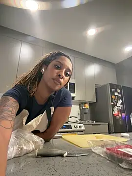 Your Paris online show from October 24, 12:30 am