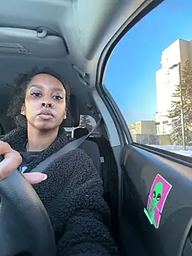 Your Paris online show from February 19, 3:30 pm