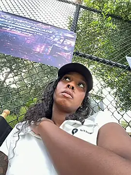 Your Paris online show from February 25, 8:29 pm