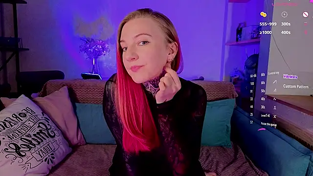 Snapshot of Roxy_____ chatting on May 8, 8:58 pm Roxy online show from May 8, 8:58 pm
