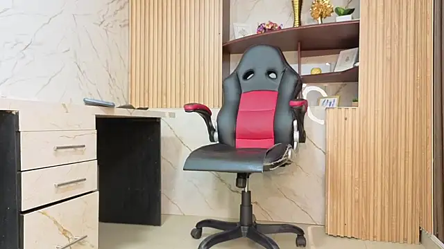 MissEscarleth online show from February 20, 2:19 am