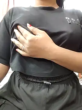 MohiniHott online show from December 4, 6:34 am