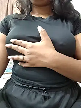 Snapshot of MohiniHott chatting on June 15, 4:47 am MohiniHott online show from June 15, 4:47 am