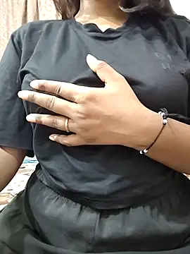 Snapshot of MohiniHott chatting on July 19, 5:33 am MohiniHott online show from July 19, 5:33 am
