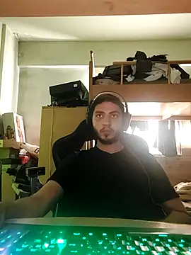 Snapshot of kleineid77 chatting on June 23, 3:21 pm kleineid77 online show from June 23, 3:21 pm