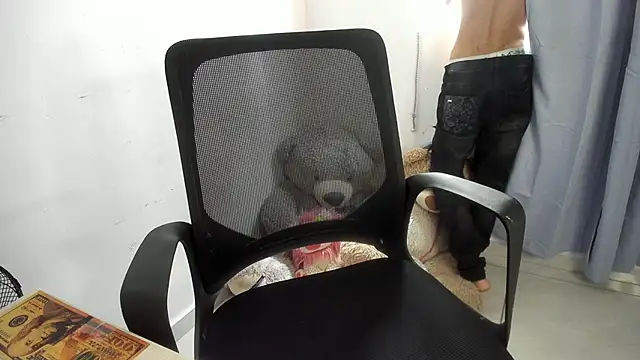 isaaclatino online show from September 15, 8:20 pm