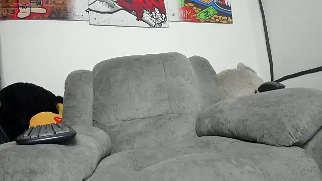 isaaclatino online show from September 23, 7:00 am