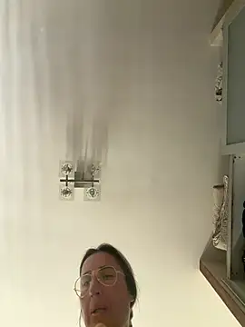 Snapshot of casalinga88 chatting on June 19, 6:29 am casalinga88 online show from June 19, 6:29 am