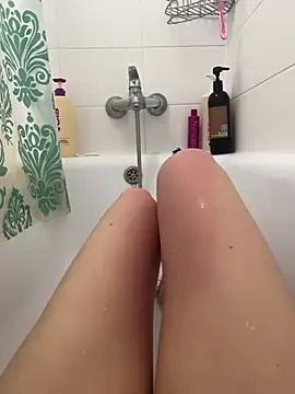 Snapshot of Adela_Vetta chatting on January 11, 11:15 am Adela Vetta online show from January 11, 11:15 am