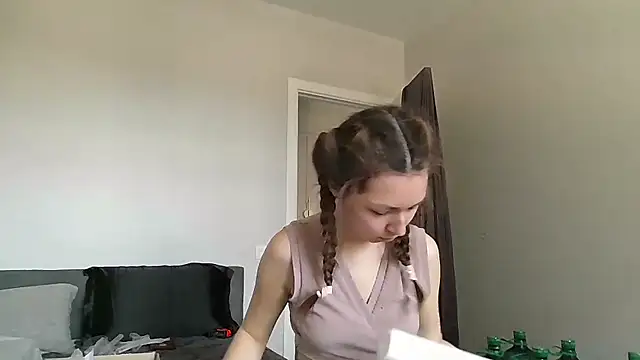 Snapshot of Adela_Vetta chatting on March 23, 9:57 am Adela Vetta online show from March 23, 9:57 am