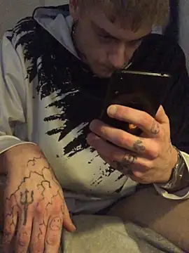 Simboxxx040 online show from January 13, 10:58 am