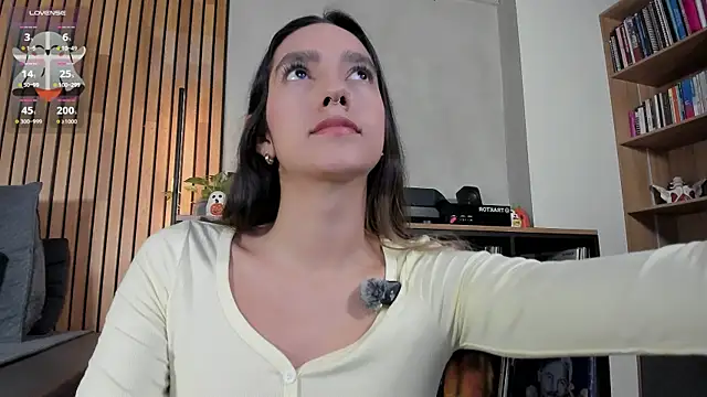 Snapshot of honeyhot69__ chatting on October 14, 11:00 am honeyhot69   online show from October 14, 11:00 am