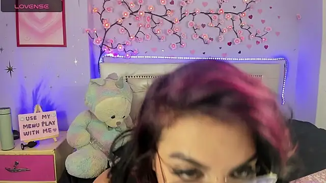 Xtattoedgirl online show from May 17, 1:47 am