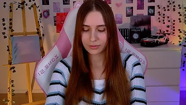 AliceCharmy online show from February 12, 7:45 pm