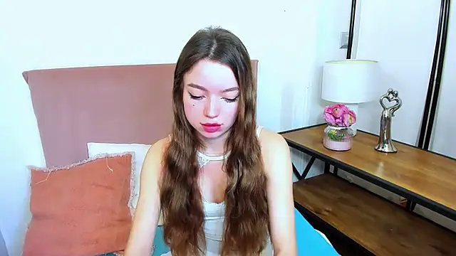 GraceLips online show from March 4, 11:51 am