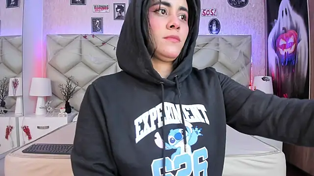 Brenda Garcia online show from October 22, 8:08 pm