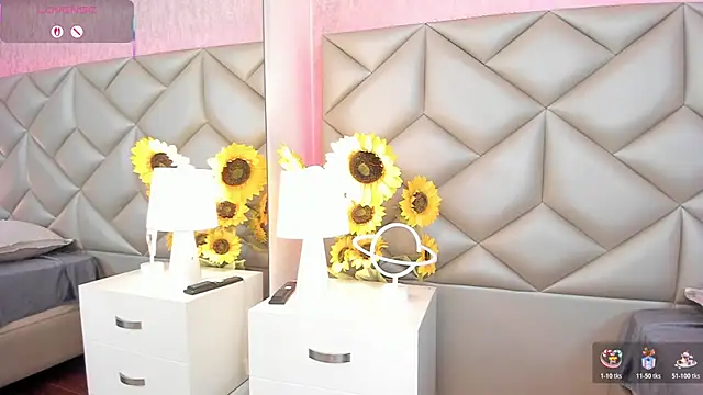 Brenda Garcia online show from December 1, 8:36 pm